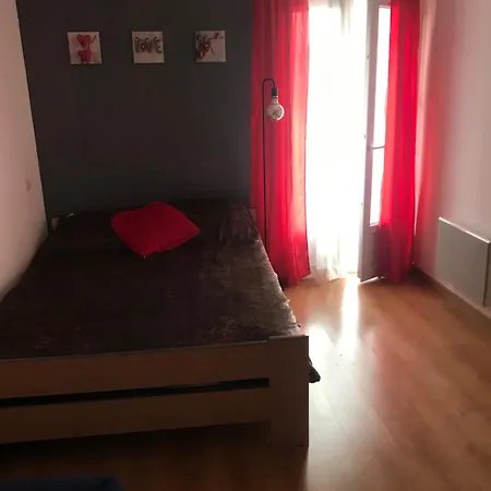 Apartment Calme Dans Le Centre Historique D'agde Agde